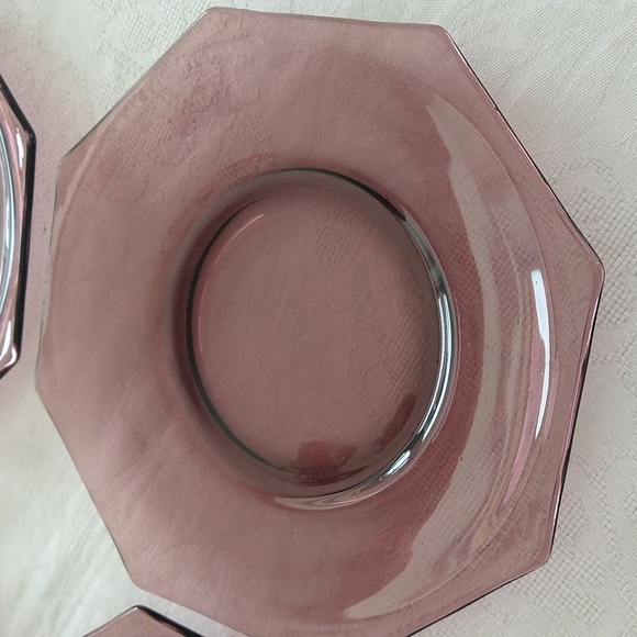 Vintage amethyst purple glass octagonal salad plates set of four - Picture 2 of 3